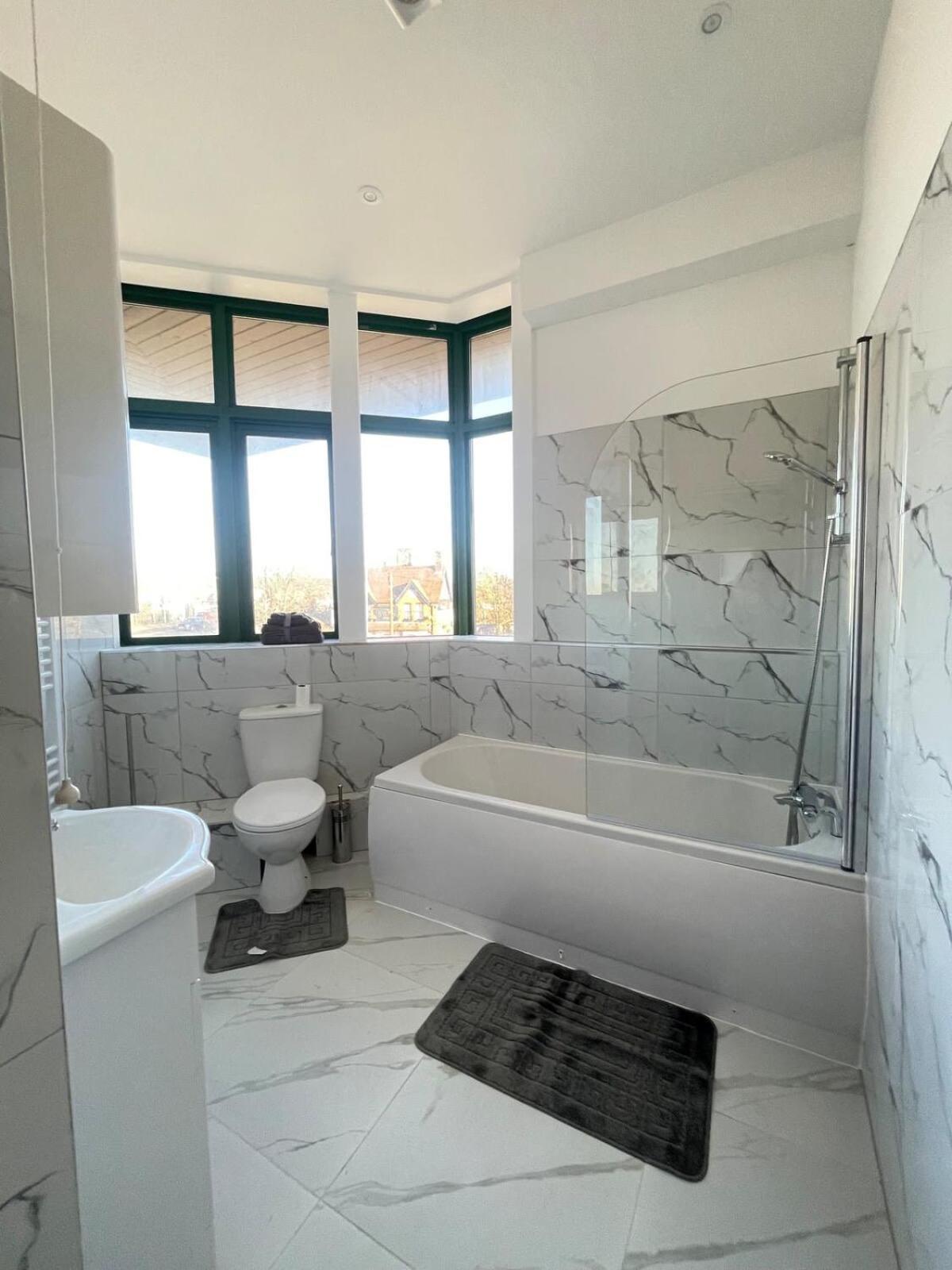 1 Bedroom Apartment - Flitwick - Contractor Friendly - Tourist Ready - Full Kitchen - Wifi - Smart Tv - Sofa Bed - Free Parking - Ideal For Short Or Long Stays Exteriör bild
