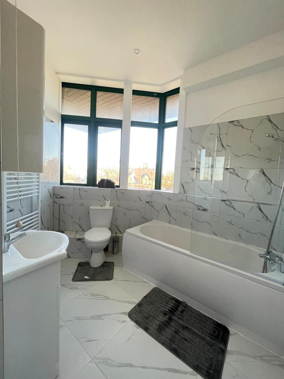 1 Bedroom Apartment - Flitwick - Contractor Friendly - Tourist Ready - Full Kitchen - Wifi - Smart Tv - Sofa Bed - Free Parking - Ideal For Short Or Long Stays Exteriör bild