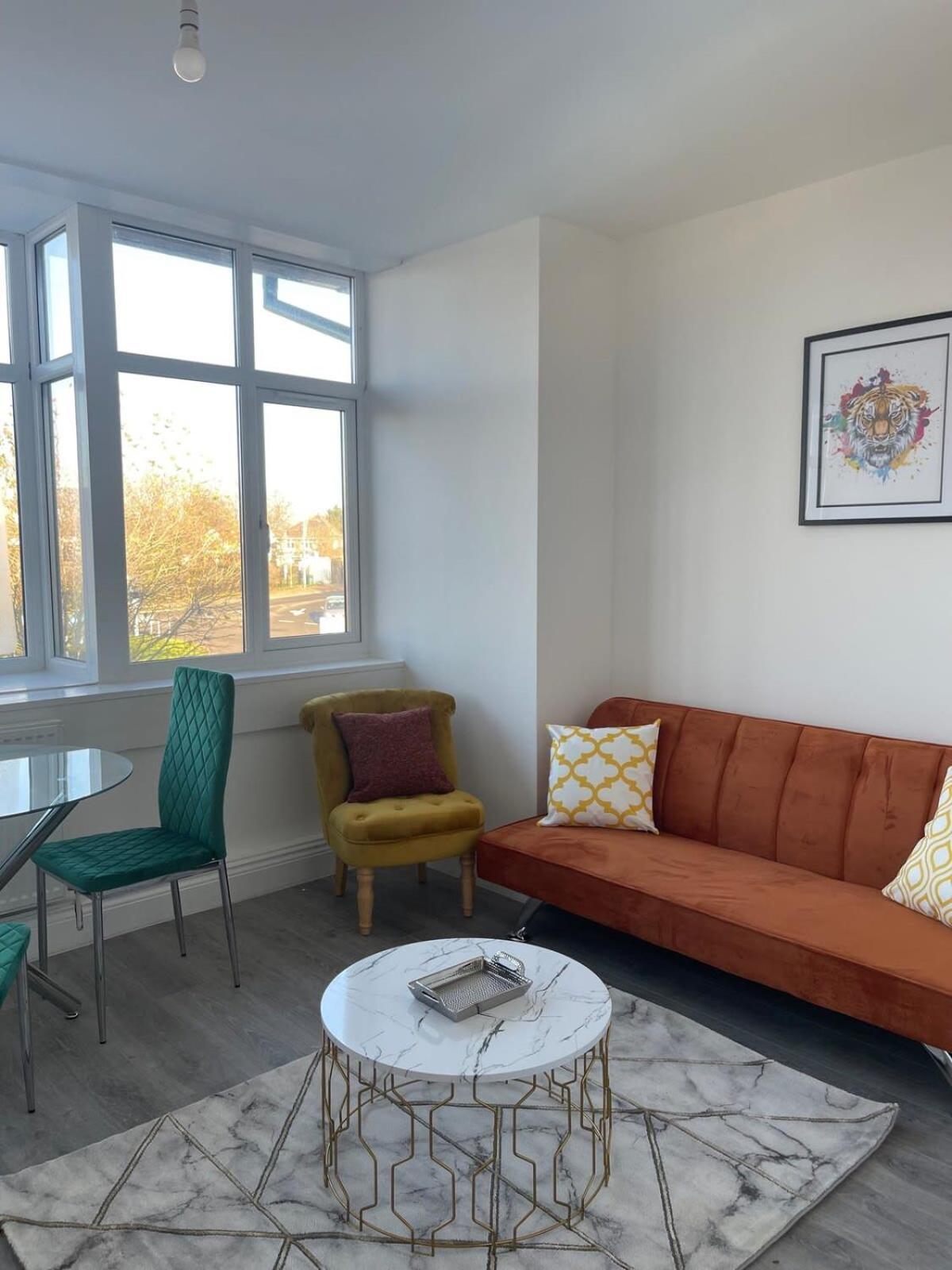 1 Bedroom Apartment - Flitwick - Contractor Friendly - Tourist Ready - Full Kitchen - Wifi - Smart Tv - Sofa Bed - Free Parking - Ideal For Short Or Long Stays Exteriör bild