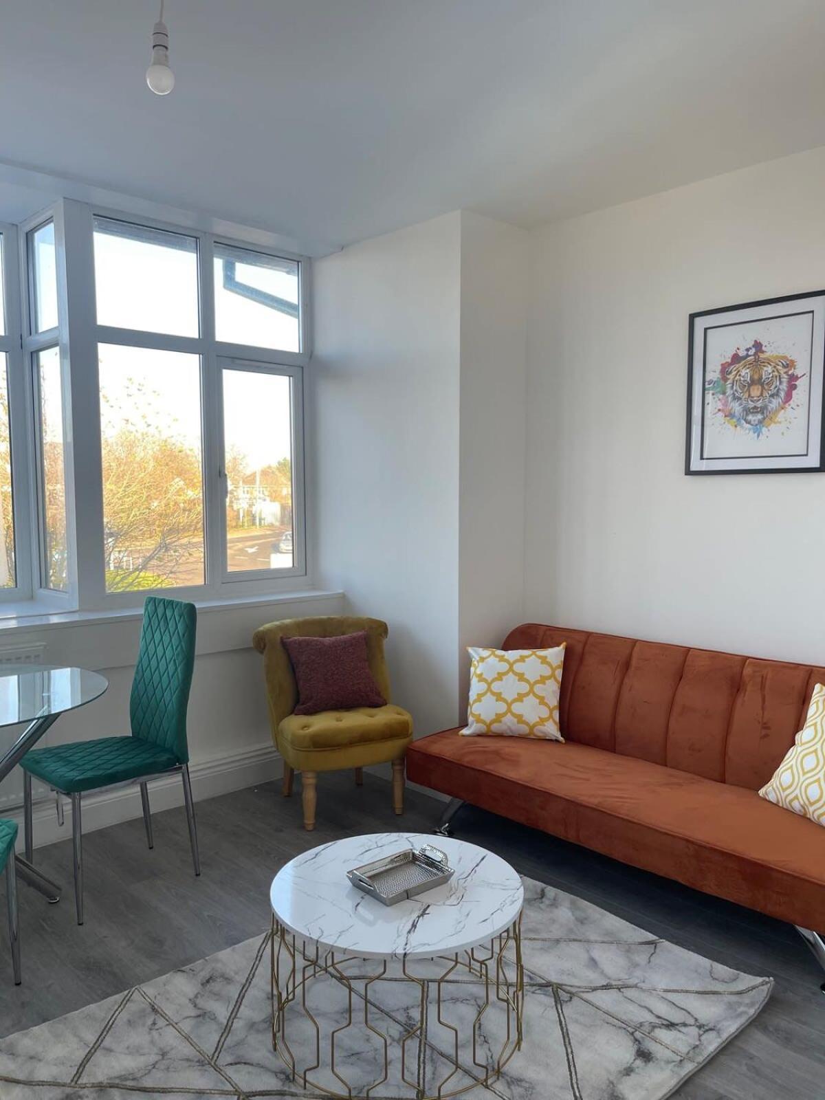 1 Bedroom Apartment - Flitwick - Contractor Friendly - Tourist Ready - Full Kitchen - Wifi - Smart Tv - Sofa Bed - Free Parking - Ideal For Short Or Long Stays Exteriör bild